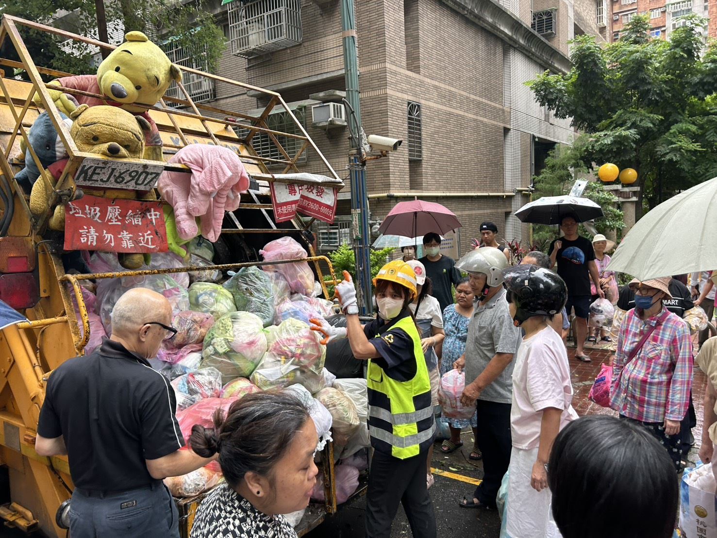 「巴威」颱風過境 桃園環保局全體動員恢復市容 (5).jpg